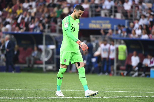 样的背景下 样的背景下